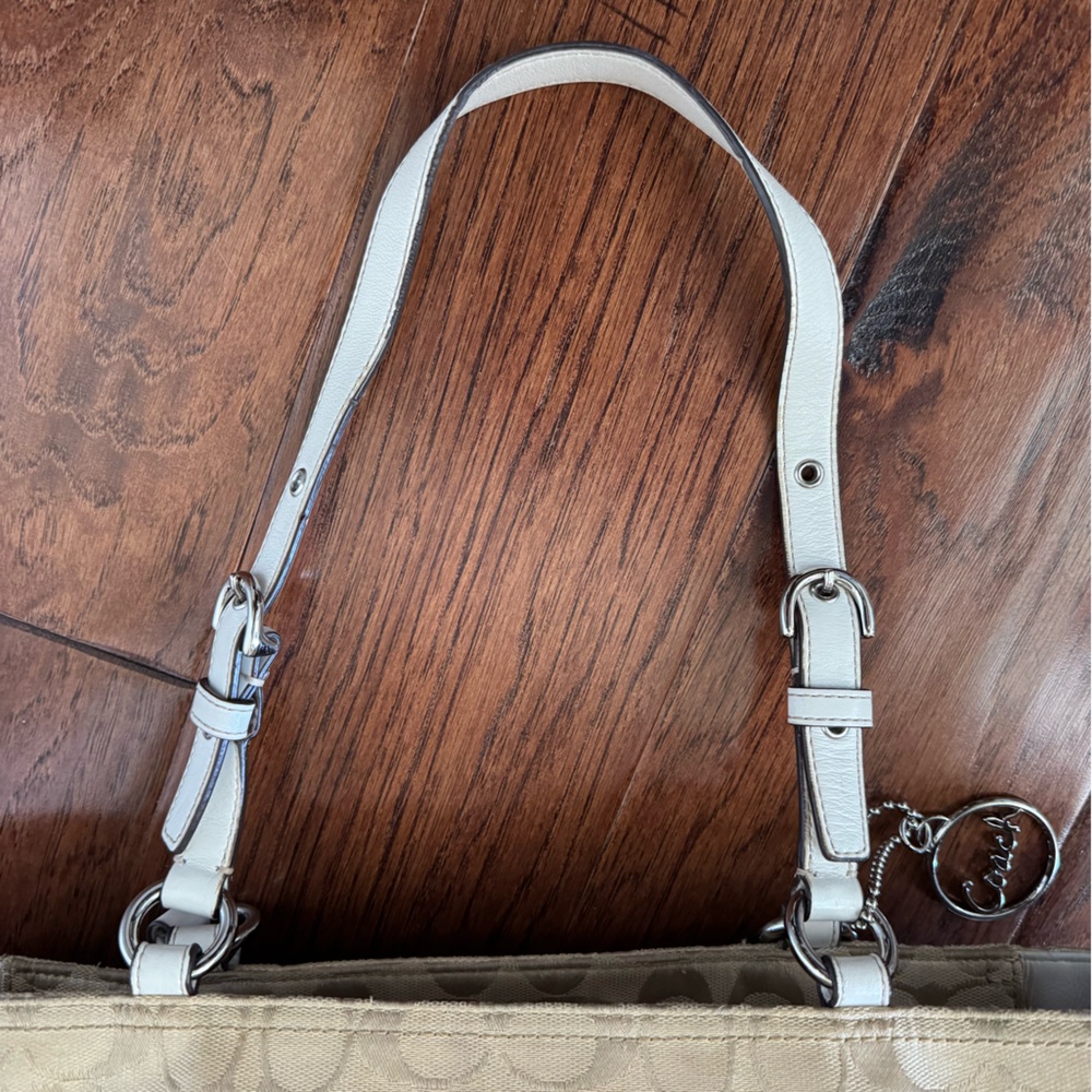 Coach Beige and Cream Signature Tote - Picture 8 of 15